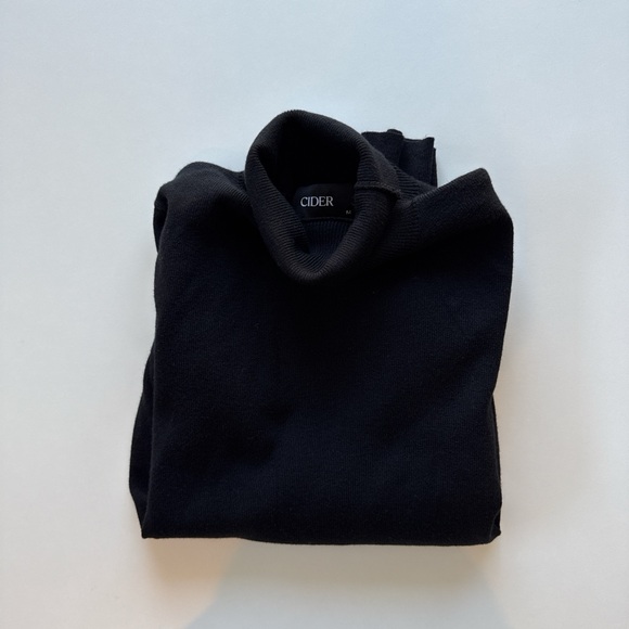 Cider black turtleneck sweater - Picture 2 of 2